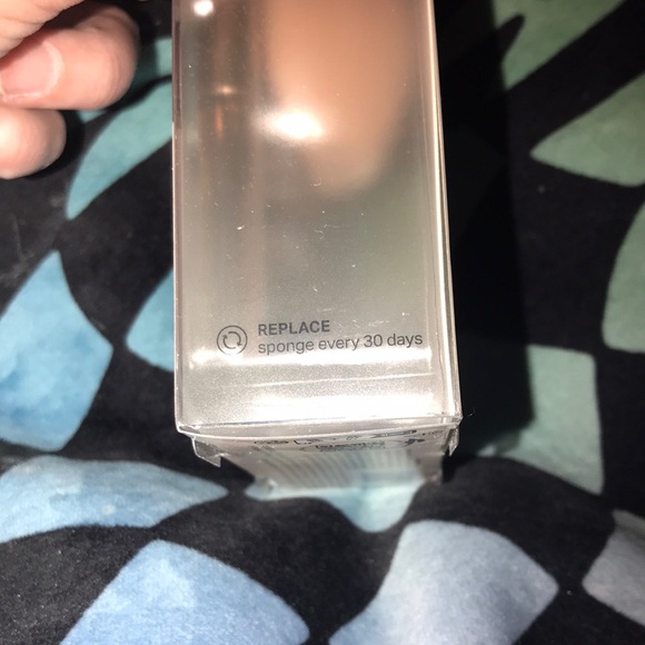 ✨🆕Brand New Item!Real Techniques Makeup Saver Sponge + Brush Trio!✨ - Picture 9 of 10